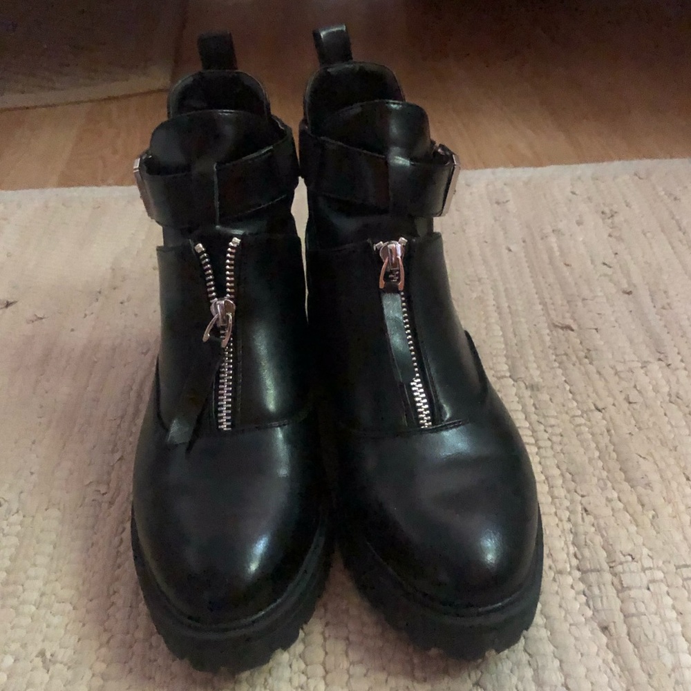Black Boots